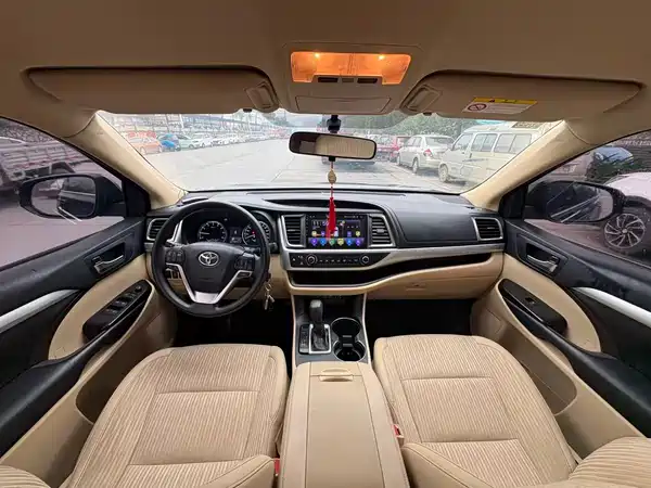 Toyota Highlander 2021