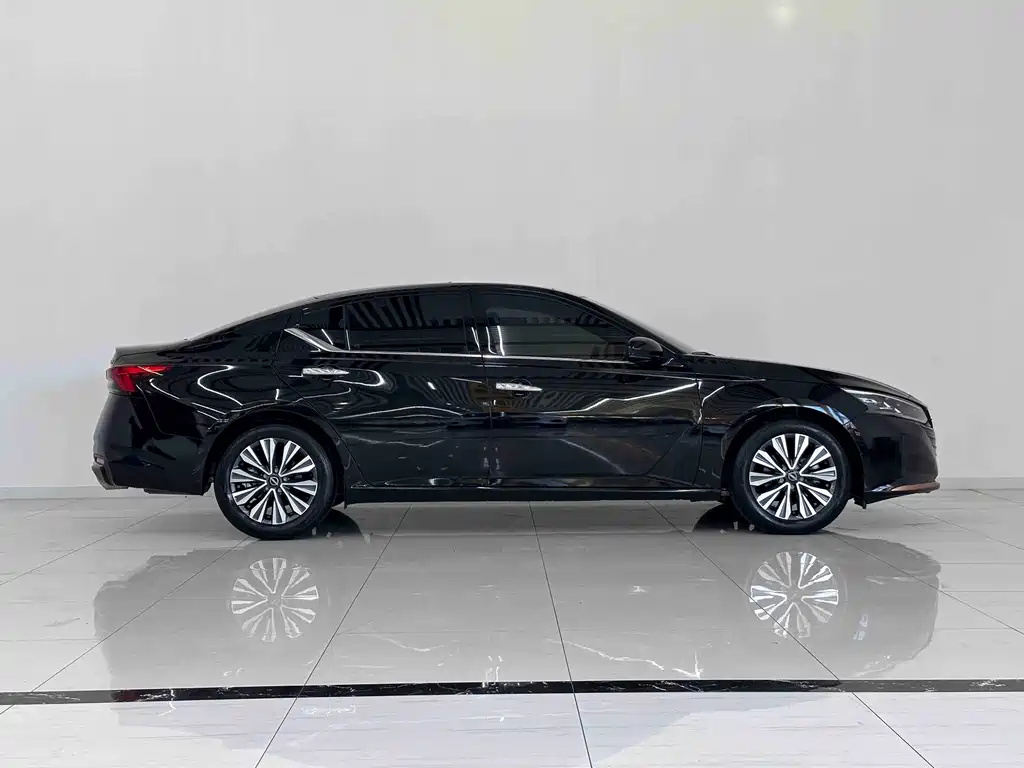 Nissan Teana 2025