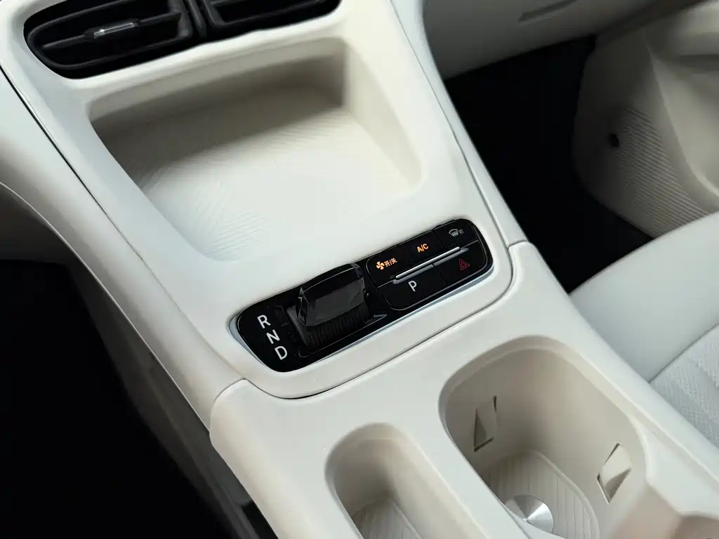 Geely Galaxy Starwish 2026 — фото 19