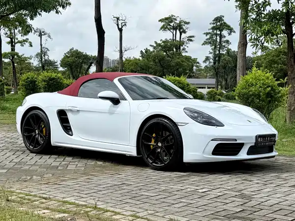 Porsche 718 2016