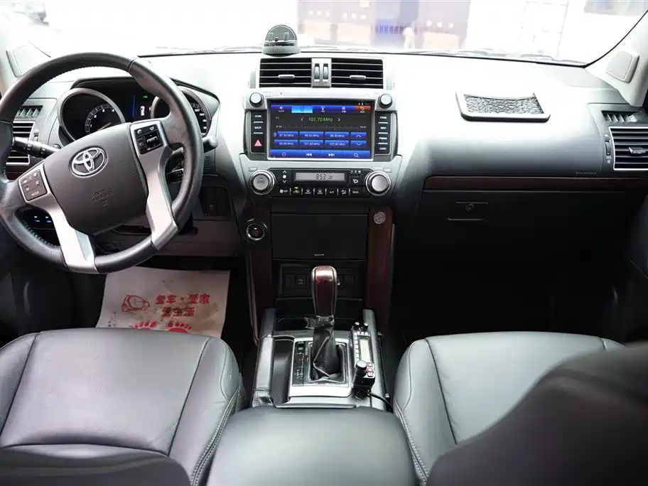 Toyota Prado 2017 — фото 28