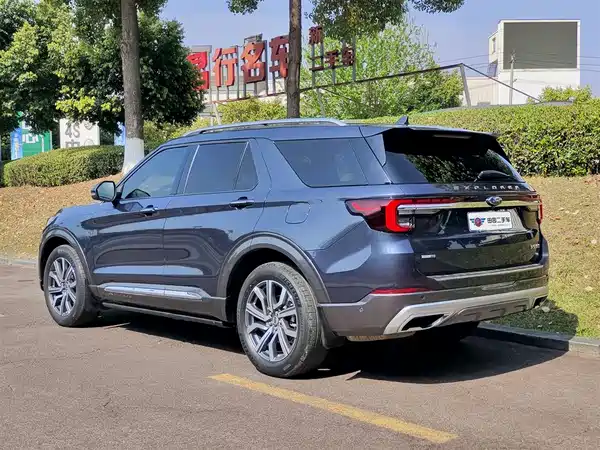 Ford Explorer 2023