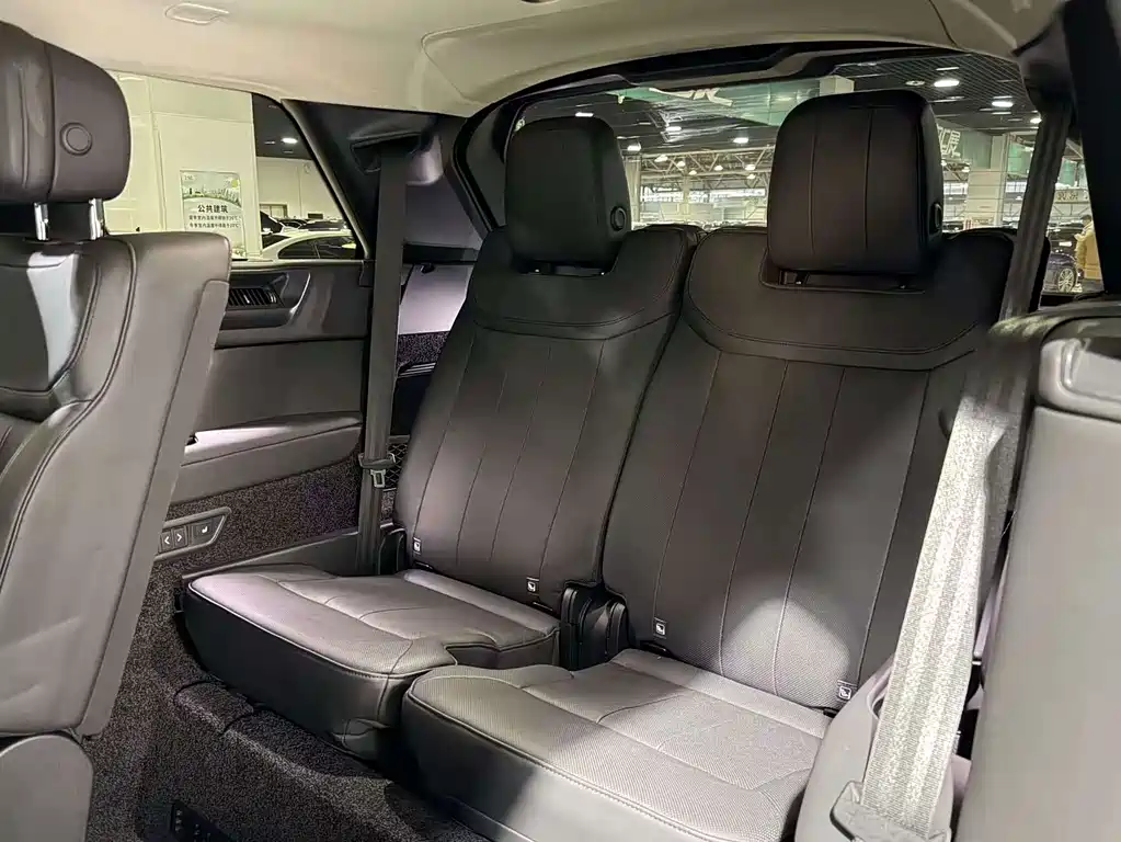 Land Rover Range Rover 2023 — фото 12