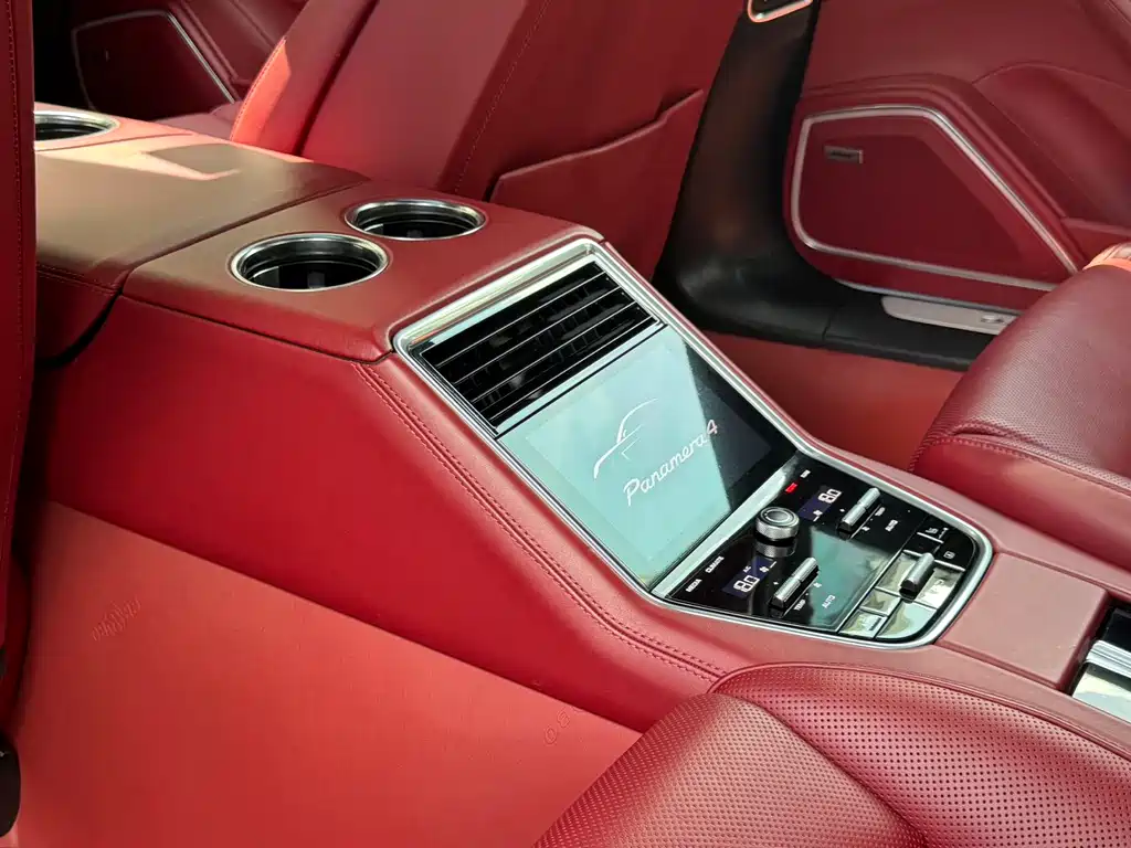 Porsche Panamera 2019 — фото 16