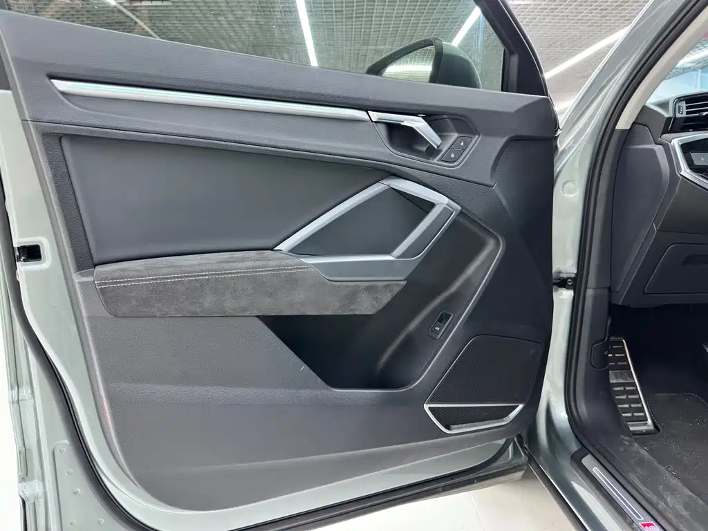 Audi Q3 Sportback 2021 — фото 18