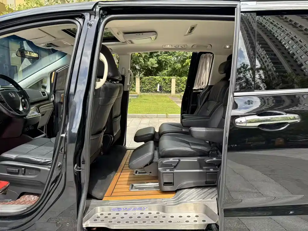 Honda Odyssey 2016 — фото 11
