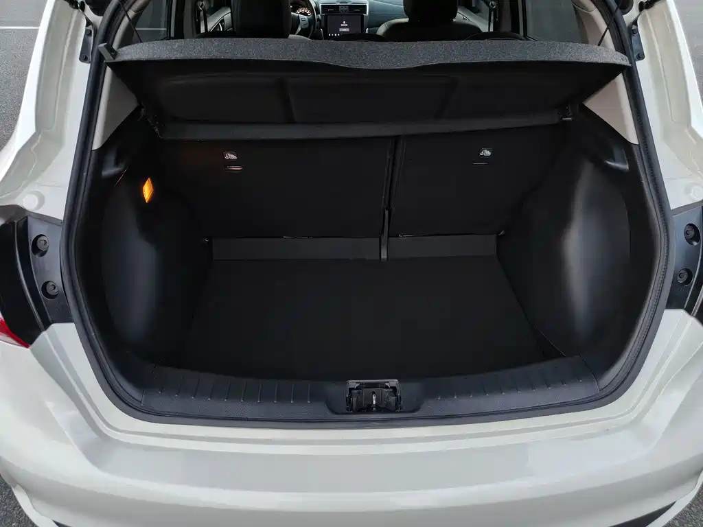 Nissan Tiida 2017 — фото 19