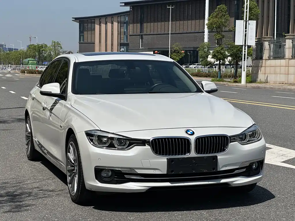 BMW 3 Series 2018 — фото 3