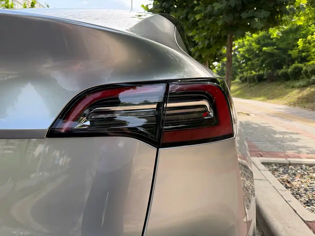 Tesla Model Y 2023 — фото 20