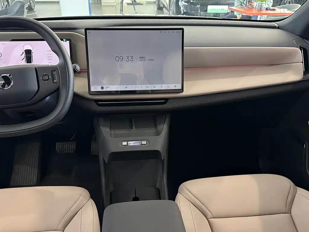 Volvo XC70 PHEV 2025 — фото 13