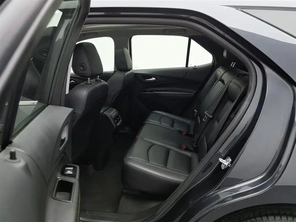 Chevrolet Equinox 2022 — фото 15