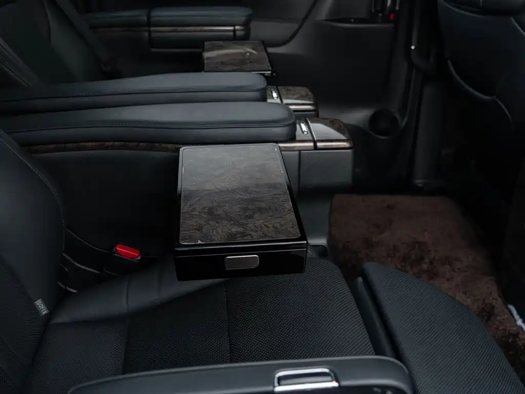 Toyota Alphard 2021 — фото 25