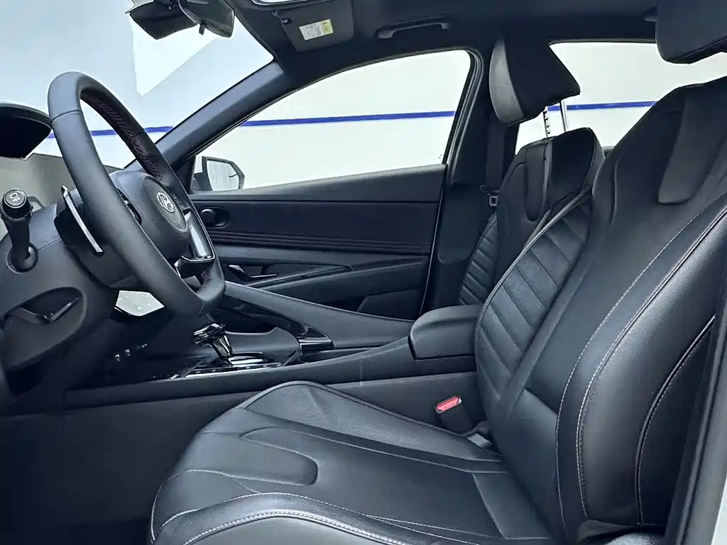 Hyundai Elantra 2023