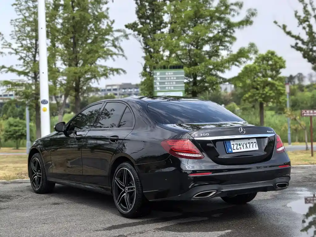 Mercedes-Benz E-Class 2017 — фото 23