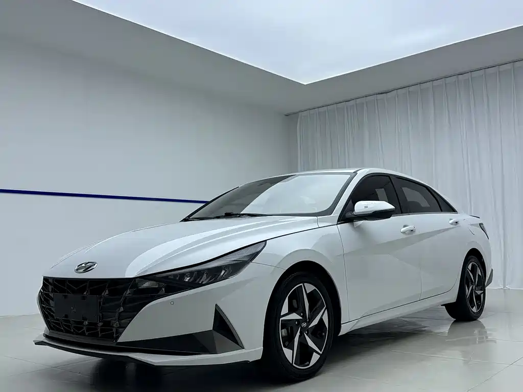 Hyundai Elantra 2023