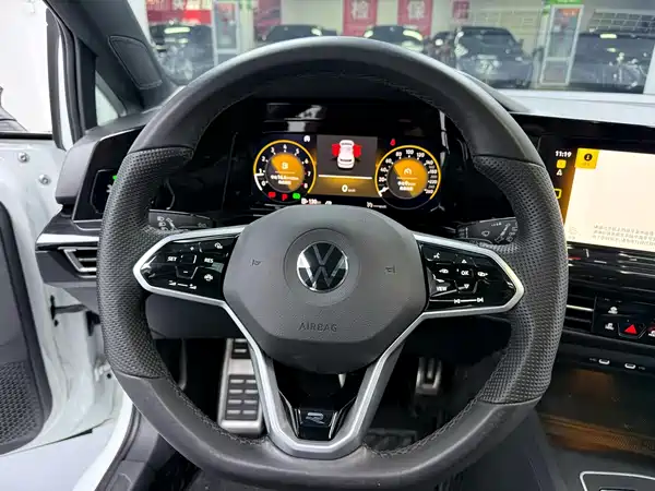 Volkswagen Golf 2023