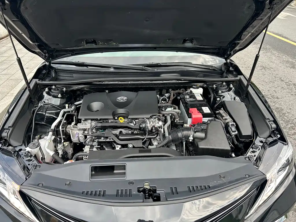 Toyota Camry 2023 — фото 25