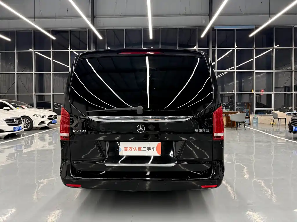 Mercedes-Benz V-Class 2020 — фото 19