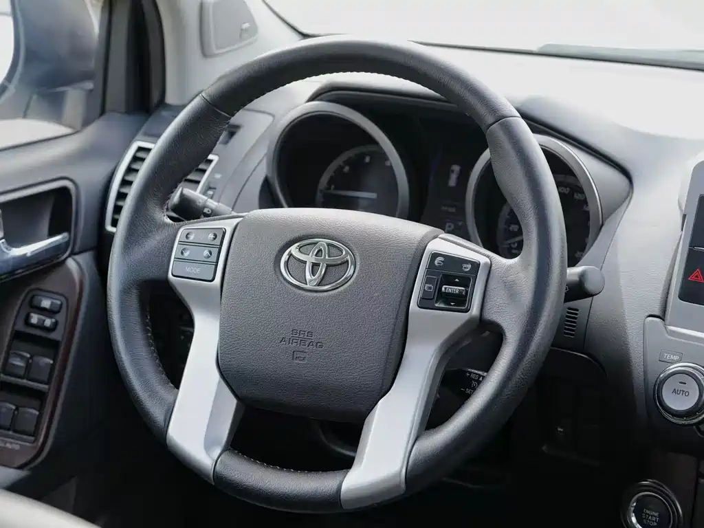 Toyota Prado 2016 — фото 15