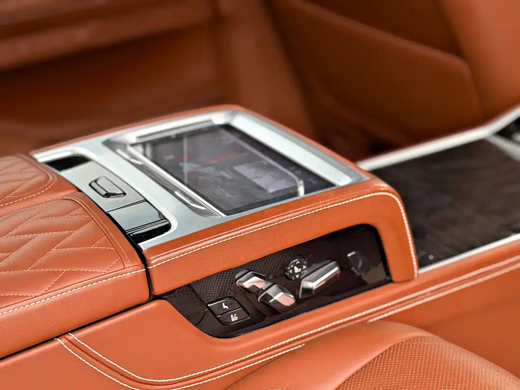 BMW 7 Series 2020 — фото 13