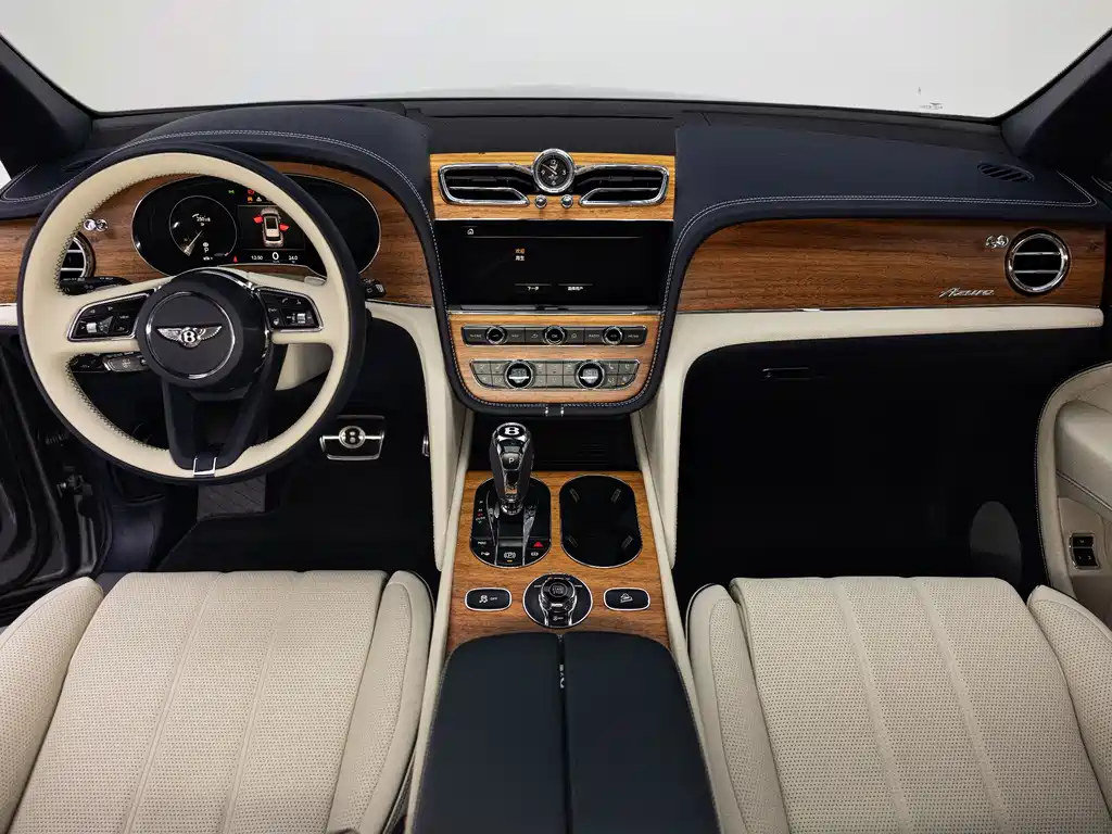 Bentley Bentayga 2023 — фото 12