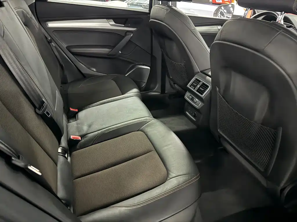 Audi Q5L 2019 — фото 15