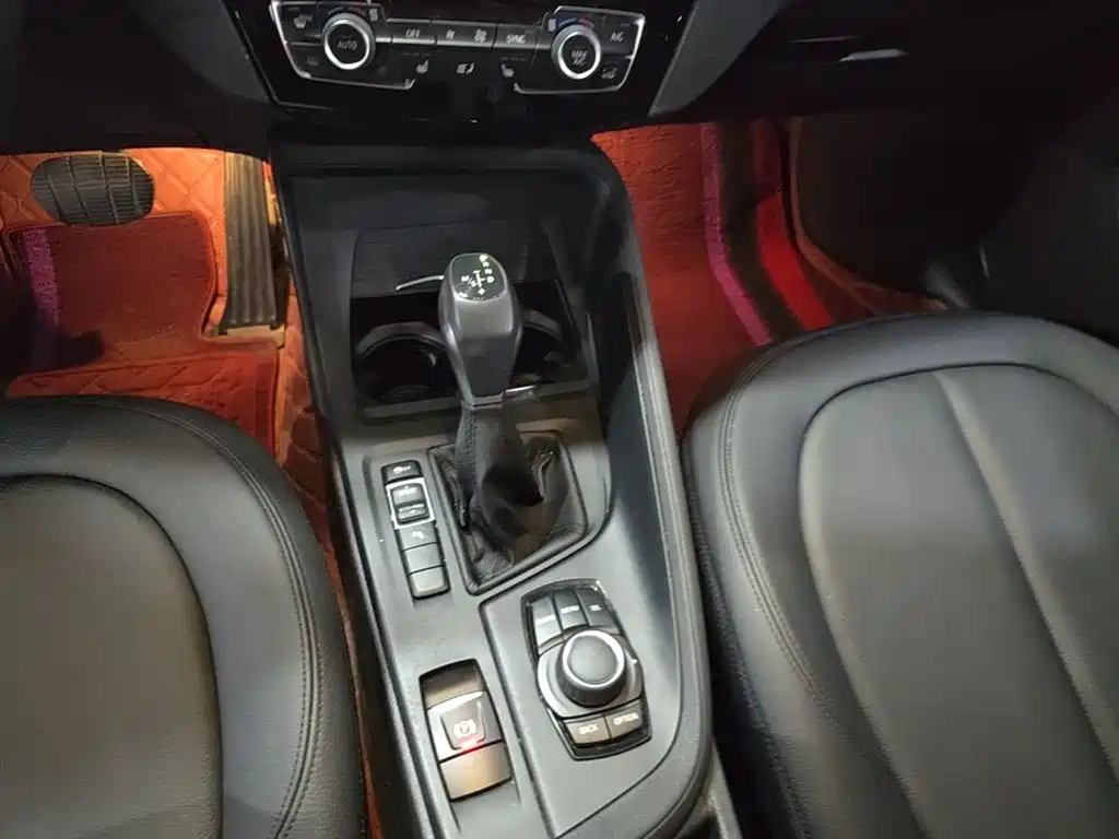 BMW X1 2017 — фото 14