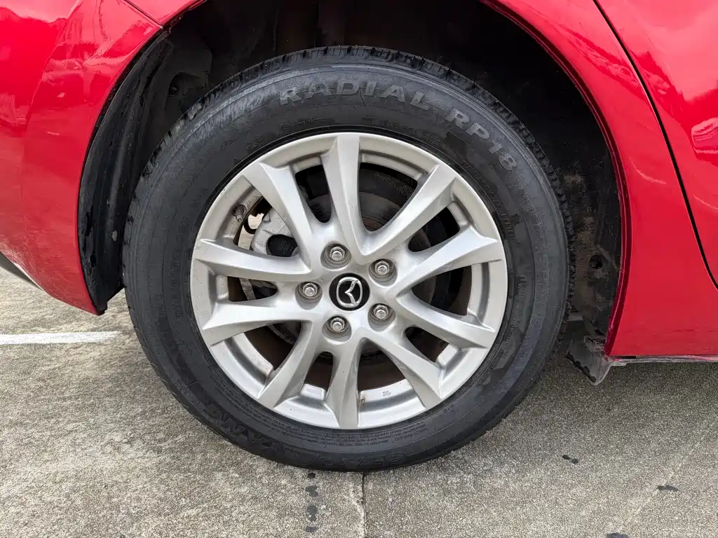 Mazda 3 Axela 2016 — фото 17