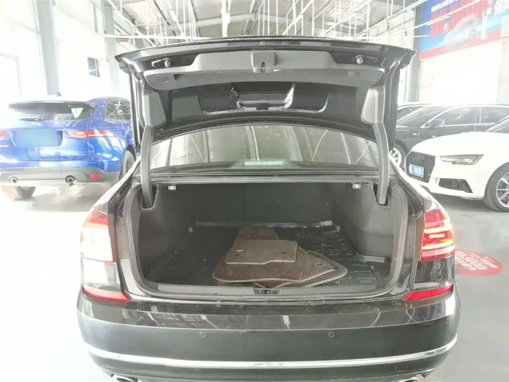Volkswagen Passat 2018 — фото 19
