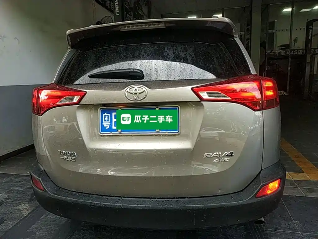 Toyota RAV4 2014