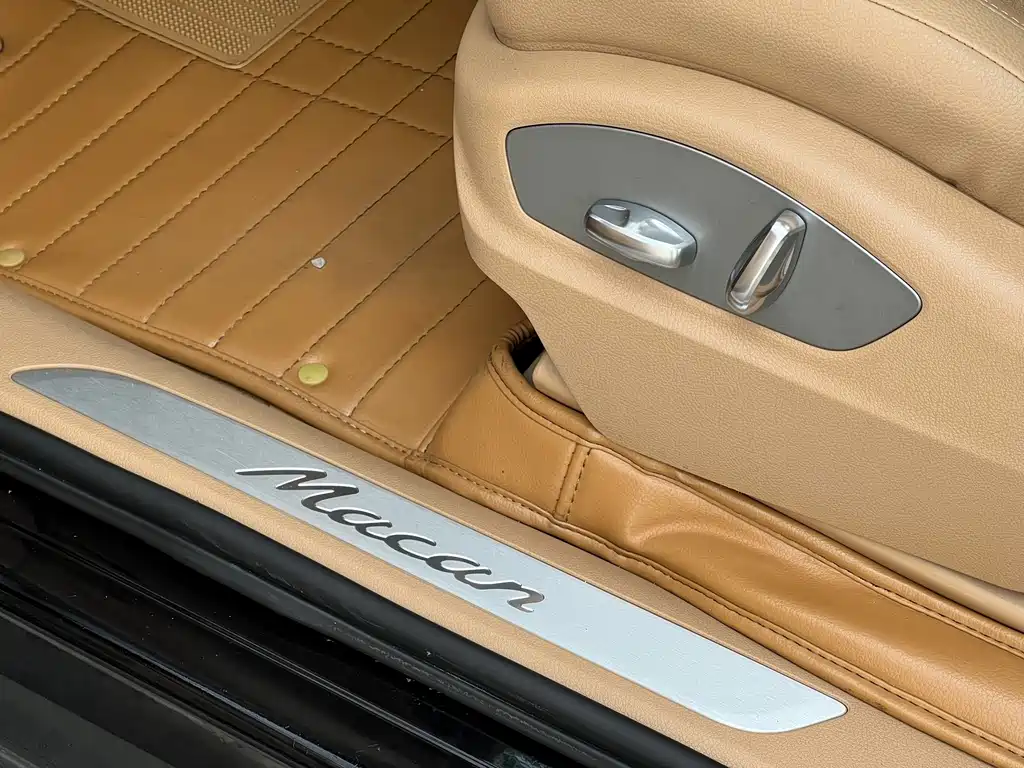 Porsche Macan 2015 — фото 21