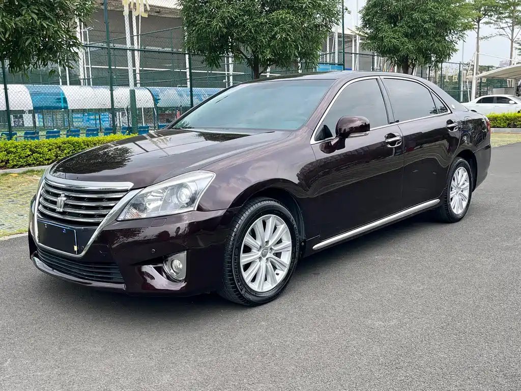 Toyota Crown 2013 — фото 1