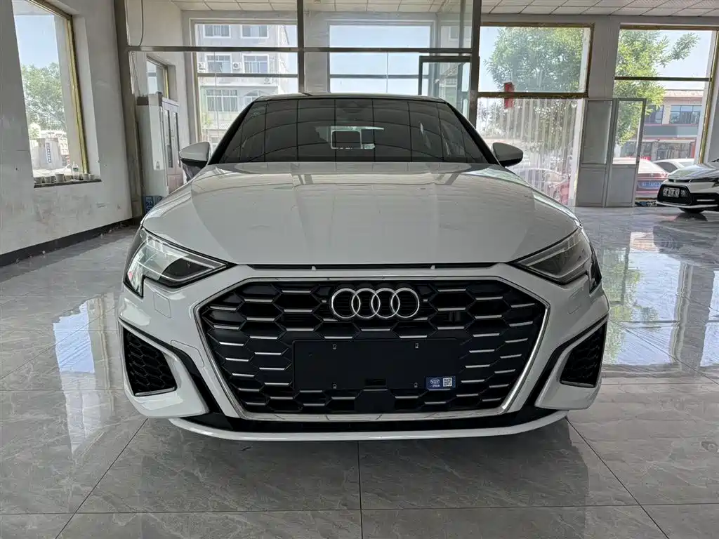 Audi A3 2023 — фото 2