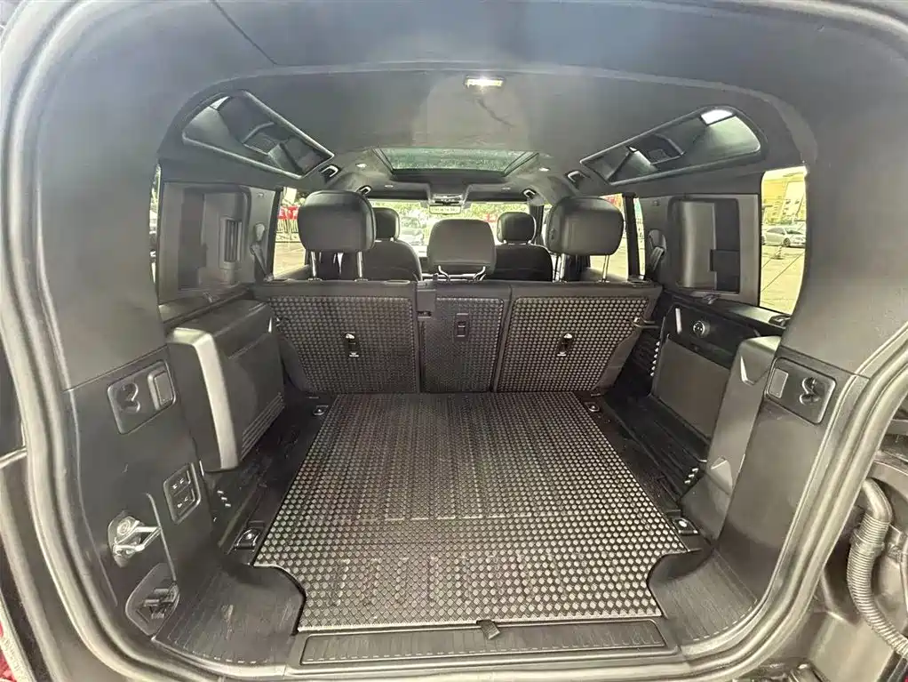 Land Rover Defender 2025 — фото 14