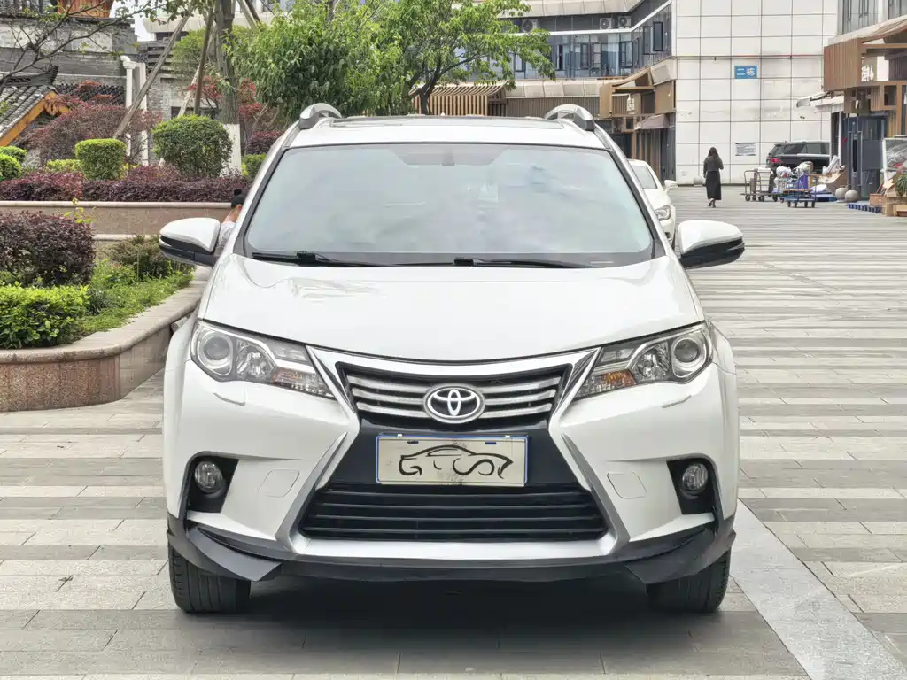 Toyota RAV4 2016 — фото 2