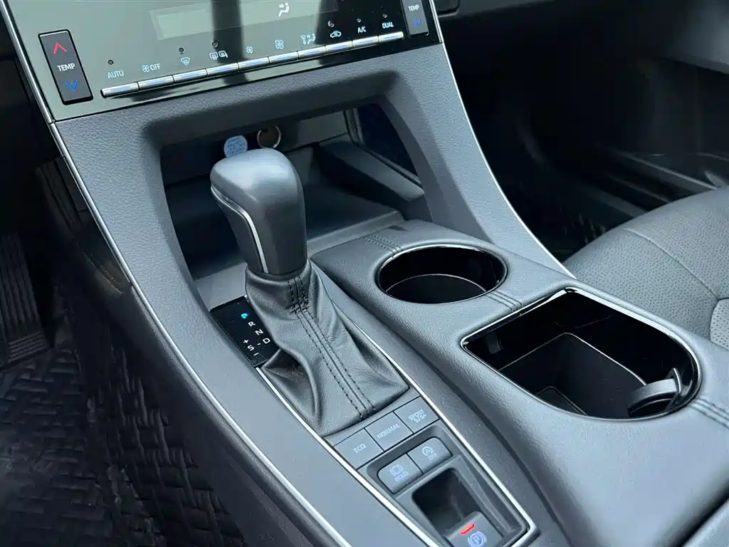 Toyota Avalon 2022 — фото 19