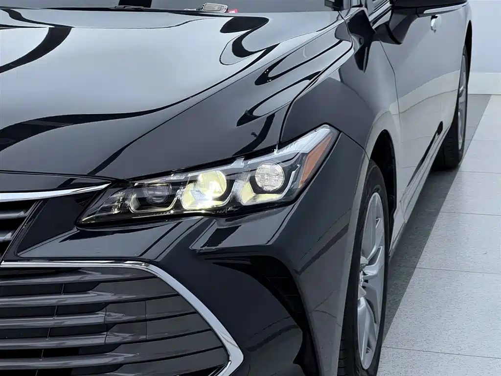 Toyota Avalon 2022 — фото 32