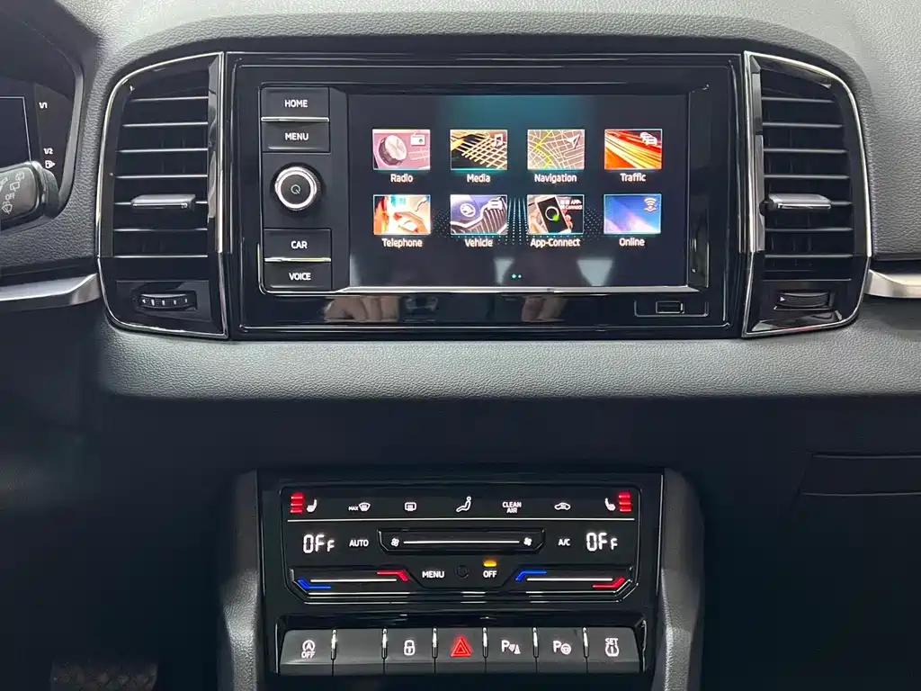 Skoda Karoq 2023 — фото 11