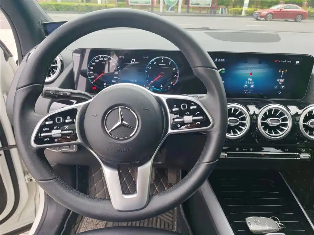 Mercedes-Benz GLA 2023 — фото 6