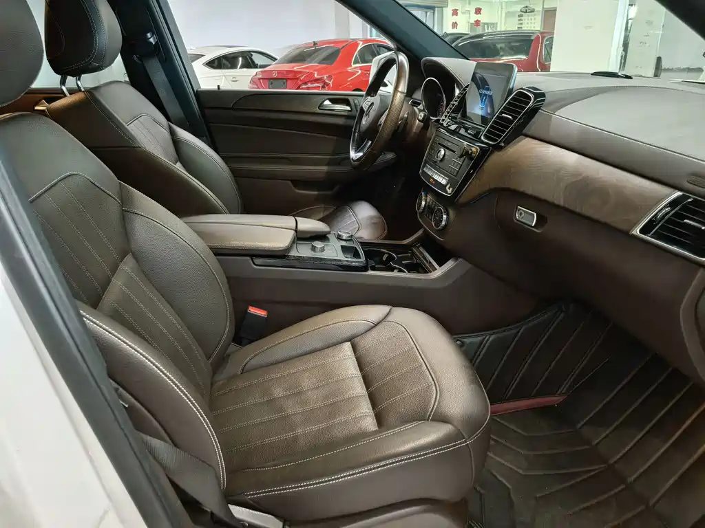 Mercedes-Benz GLE 2018 — фото 15