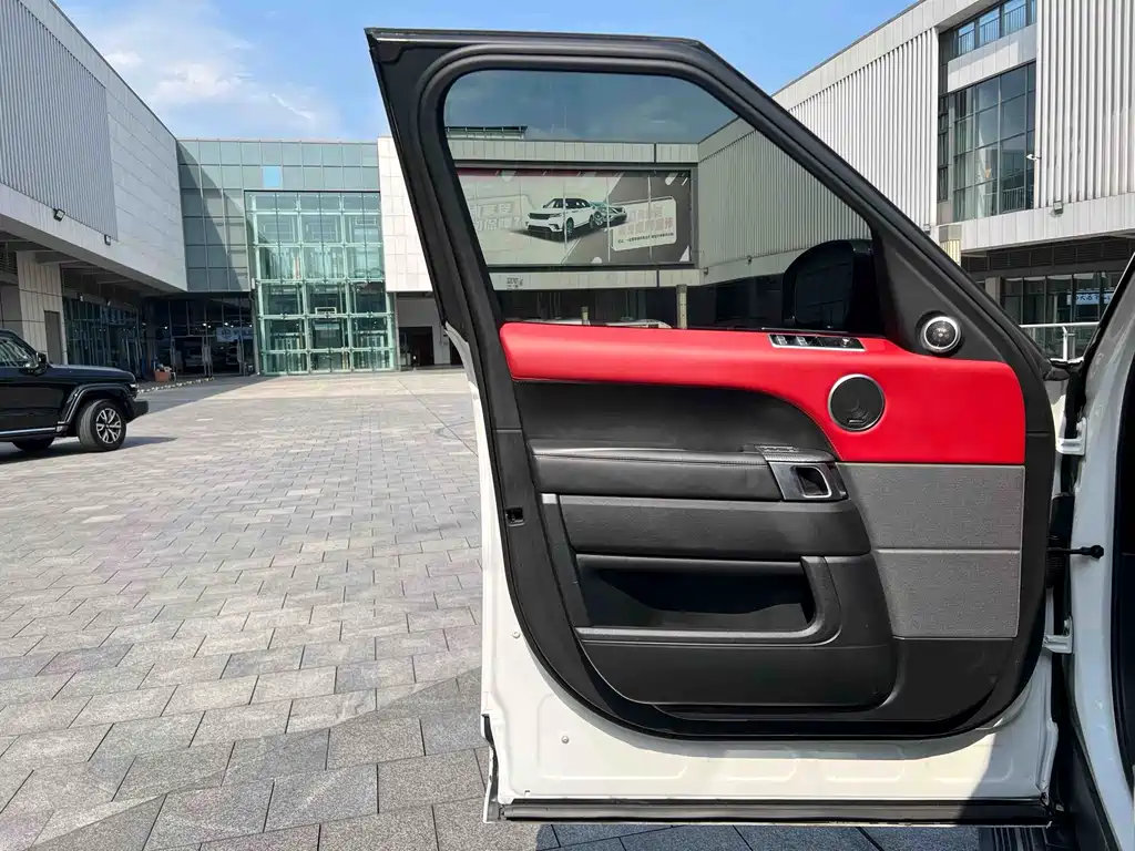 Land Rover Sport 2022