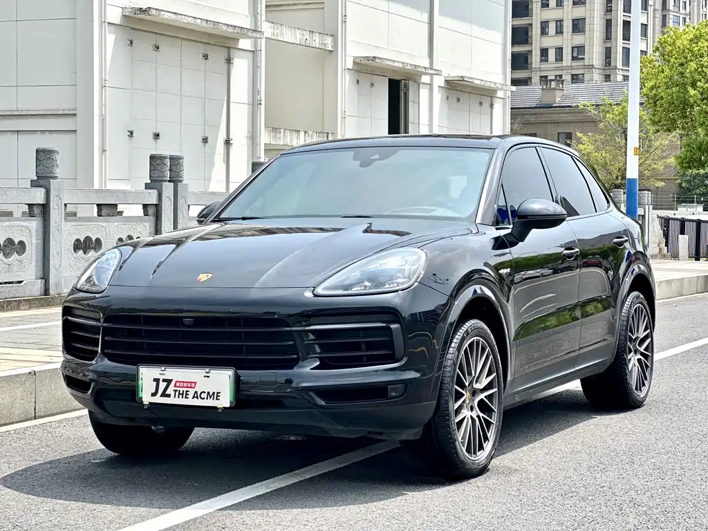 Porsche Cayenne New Energy 2021 — фото 1