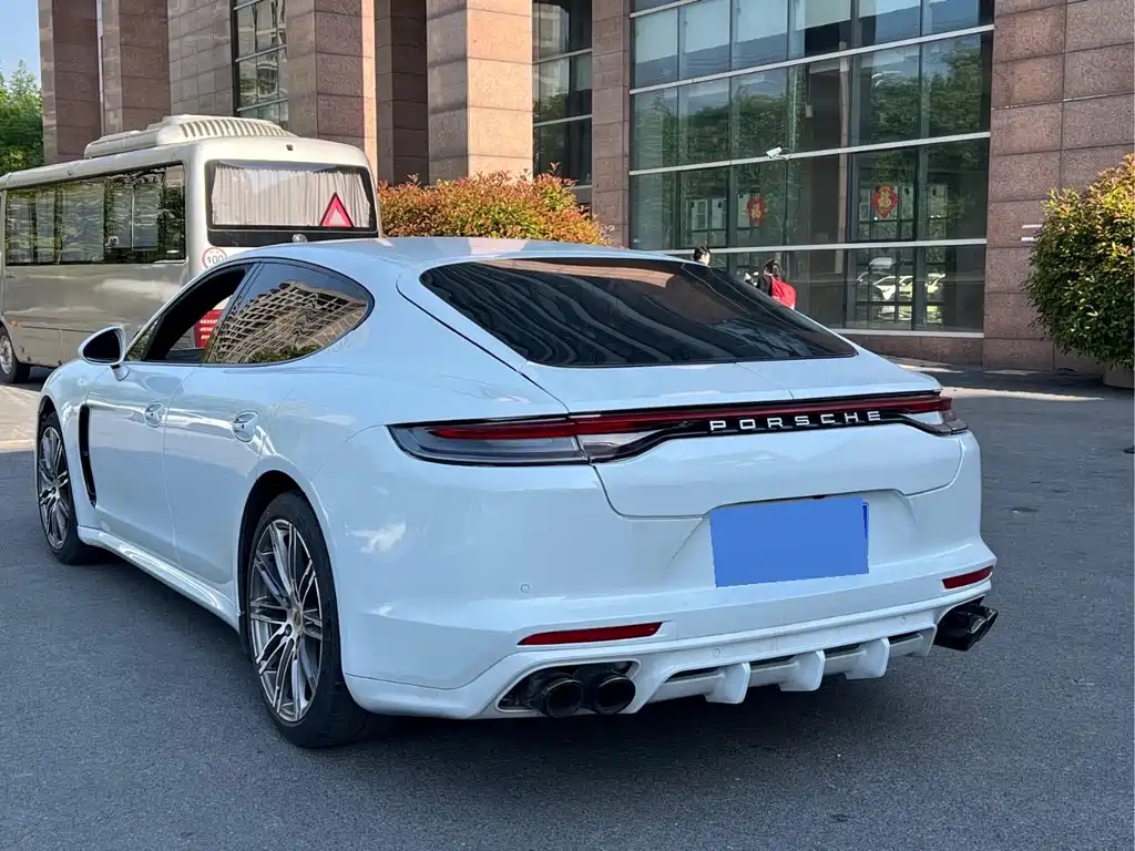Porsche Panamera 2017 — фото 7