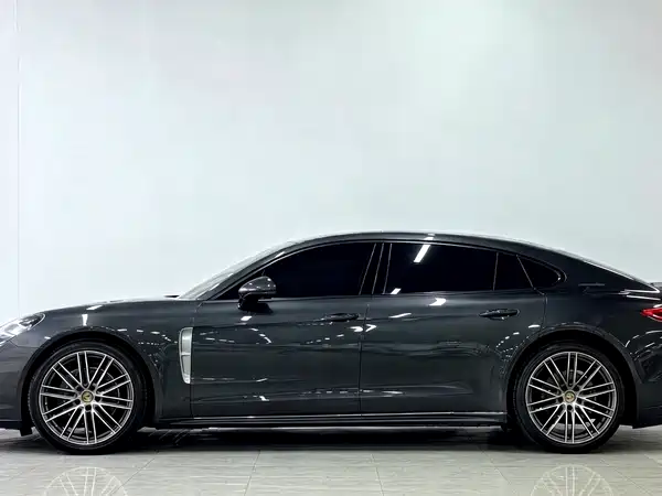 Porsche Panamera 2018