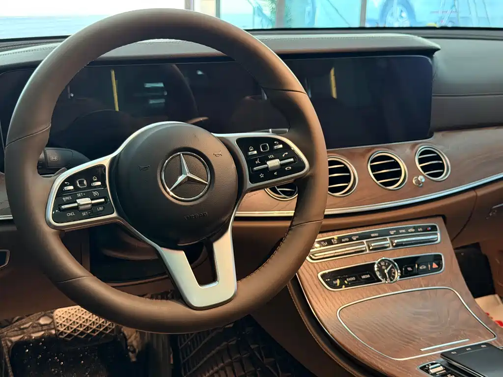 Mercedes-Benz E-Class 2019 — фото 6