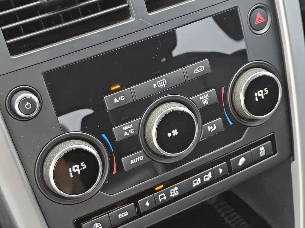 Land Rover Discovery Sport 2018 — фото 13
