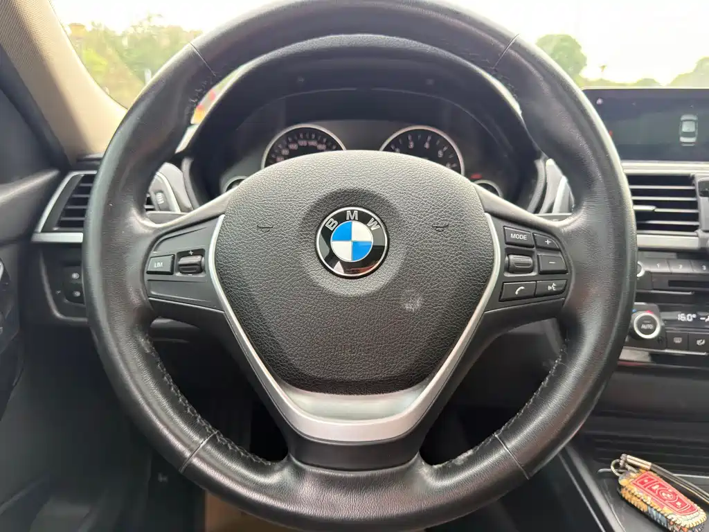 BMW 3 Series 2019 — фото 12