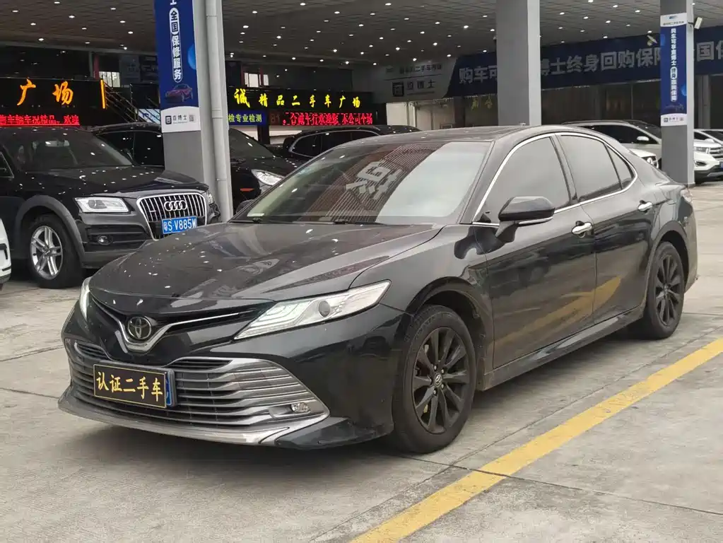 Toyota Camry 2020 — фото 1