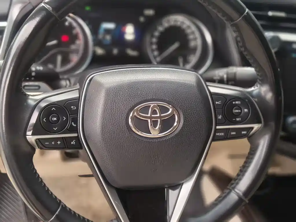 Toyota Camry 2020 — фото 8