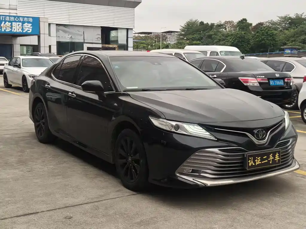 Toyota Camry 2020 — фото 2